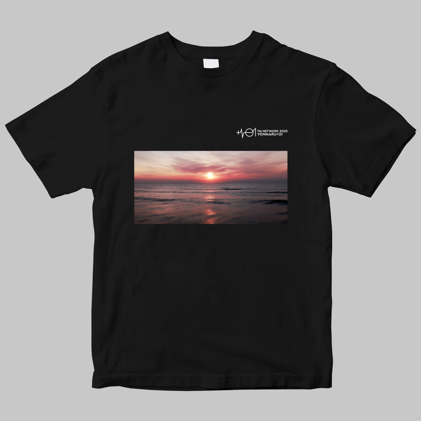 【期間限定:2025年5月25日まで】TM NETWORK 2025 YONMARU+01セットリストTシャツ
