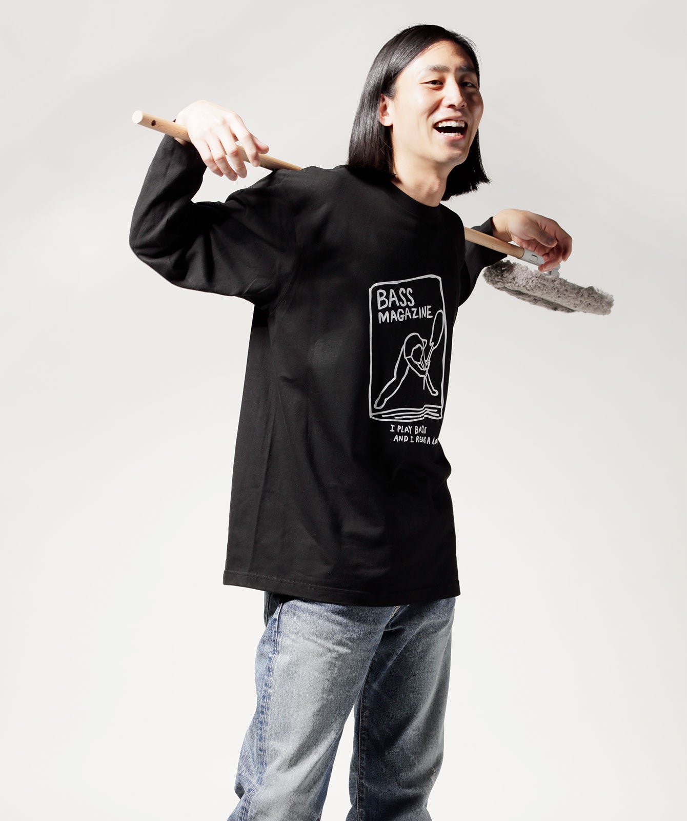 「I PLAY BASS A LOT」長袖Tシャツ(ブラック)