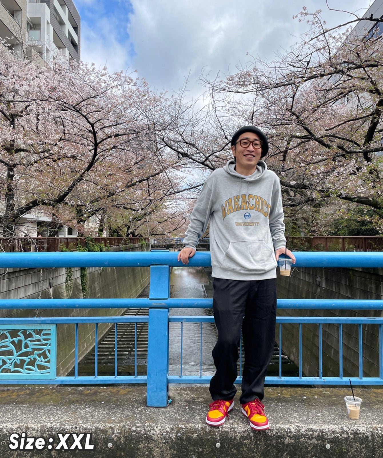 ワカチコ大学パーカー(古着風)