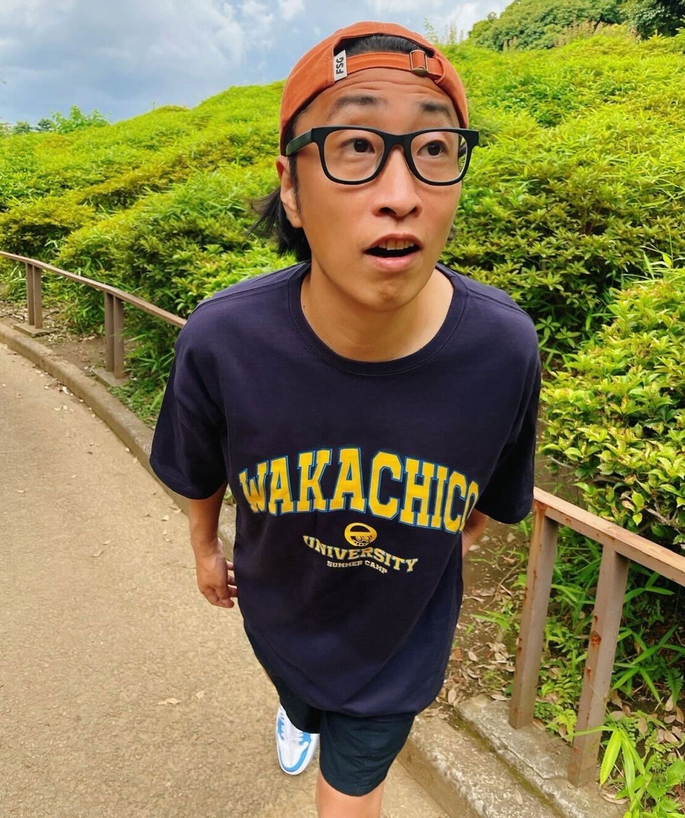 ワカチコ大学Tシャツ(ビッグシルエット)