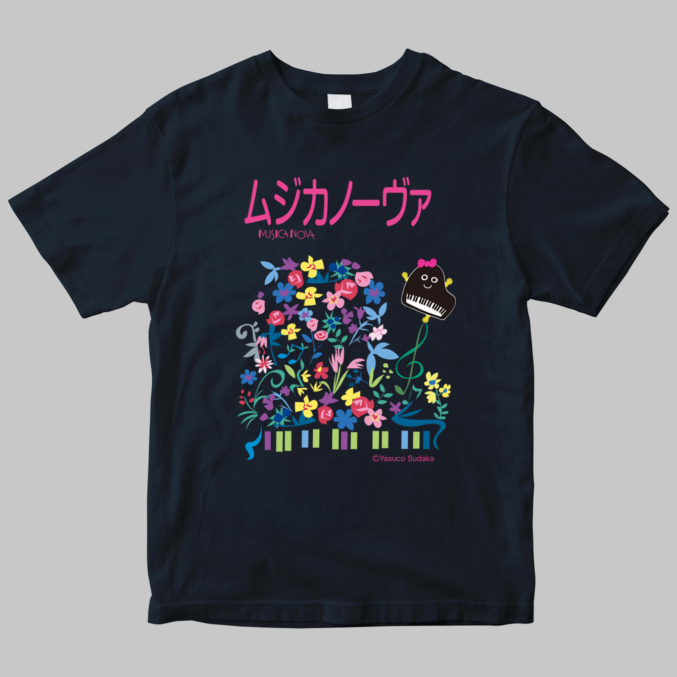 「ムジカノーヴァ（MUSICA NOVA）」のロゴＴシャツ（イラストB）