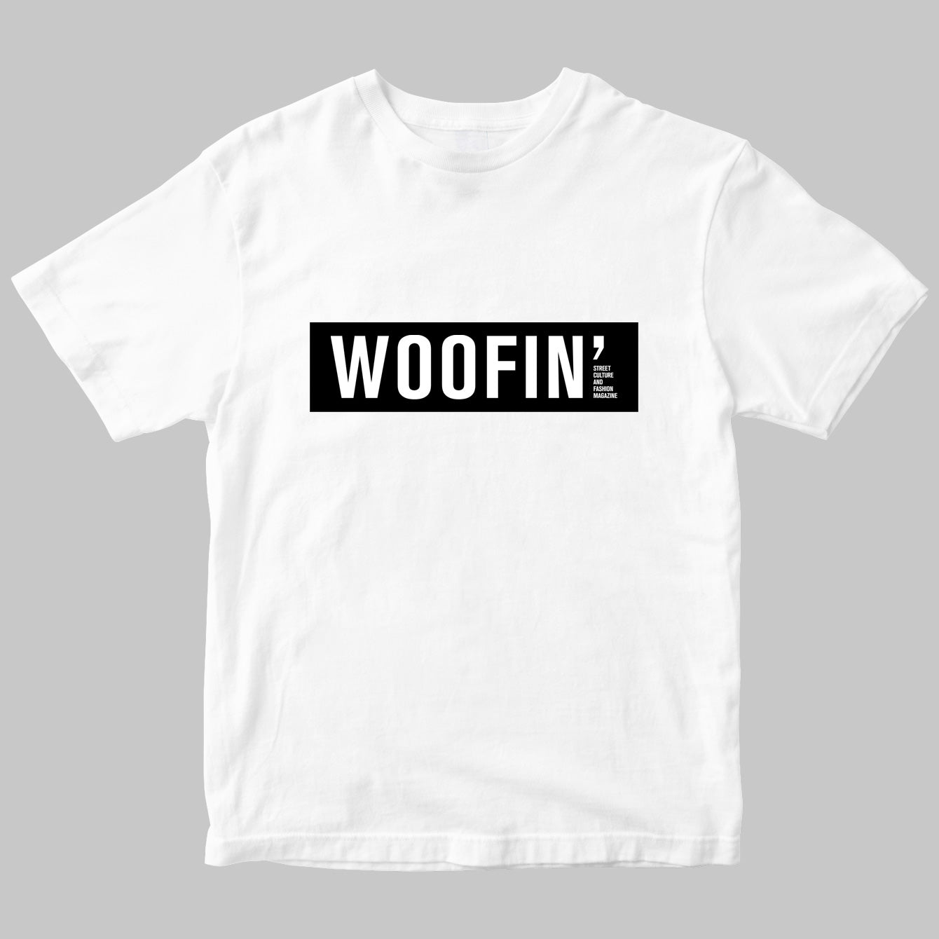 「WOOFIN’」のロゴTシャツ