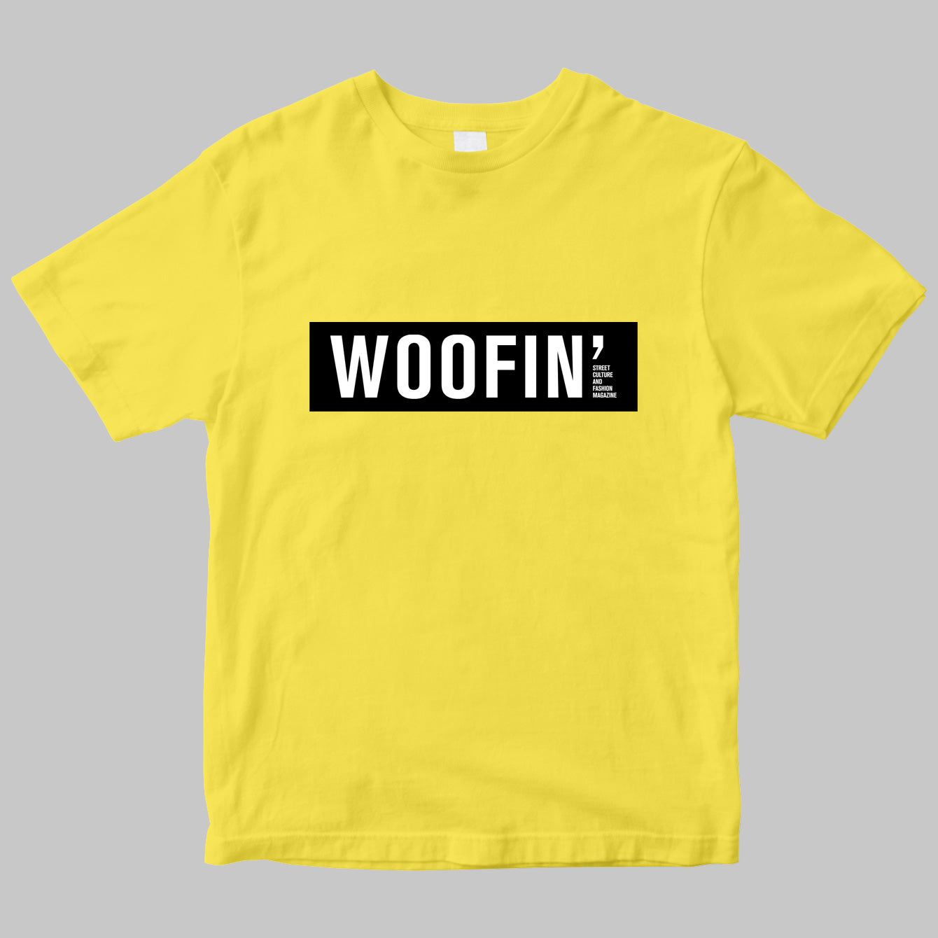 「WOOFIN’」のロゴTシャツ