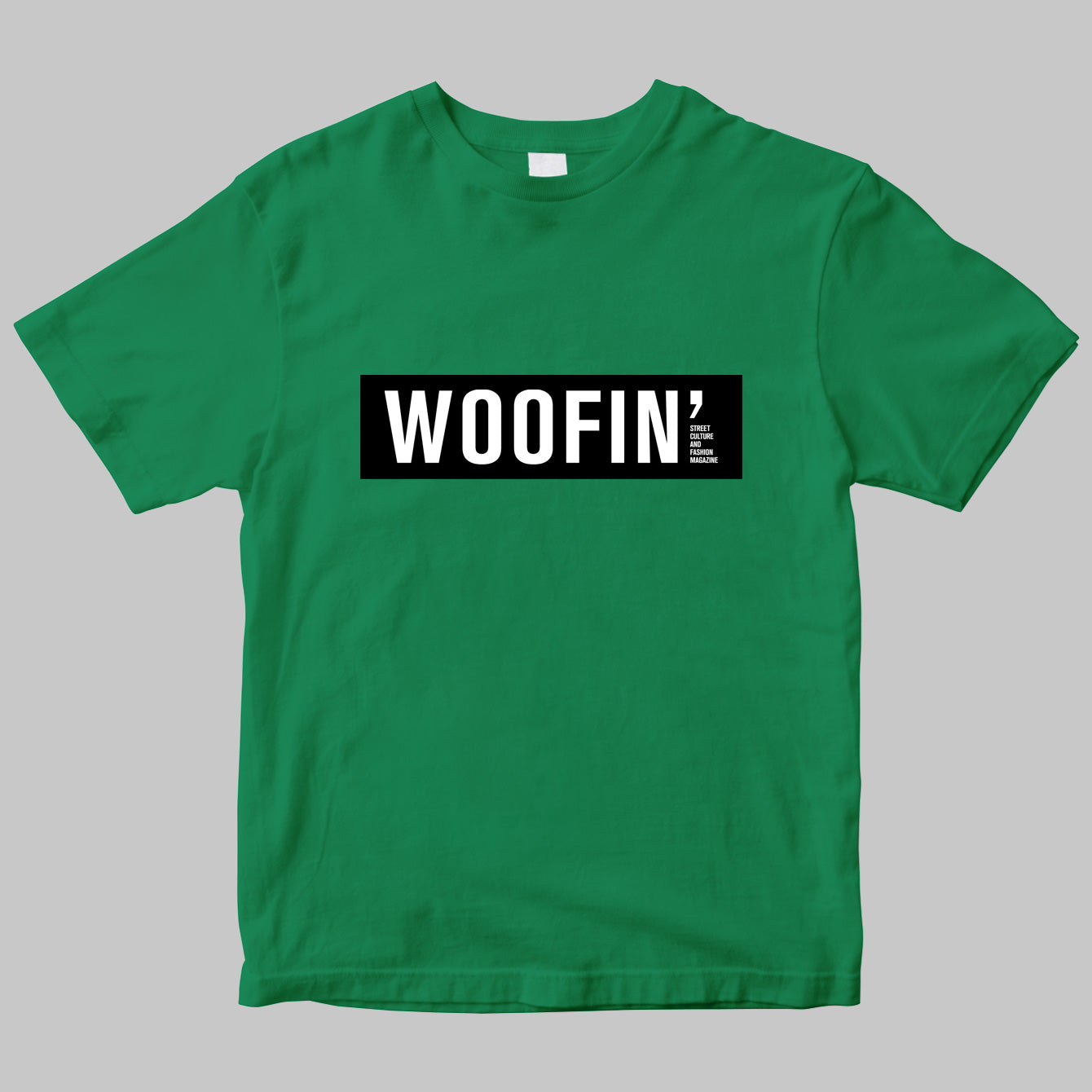 「WOOFIN’」のロゴTシャツ
